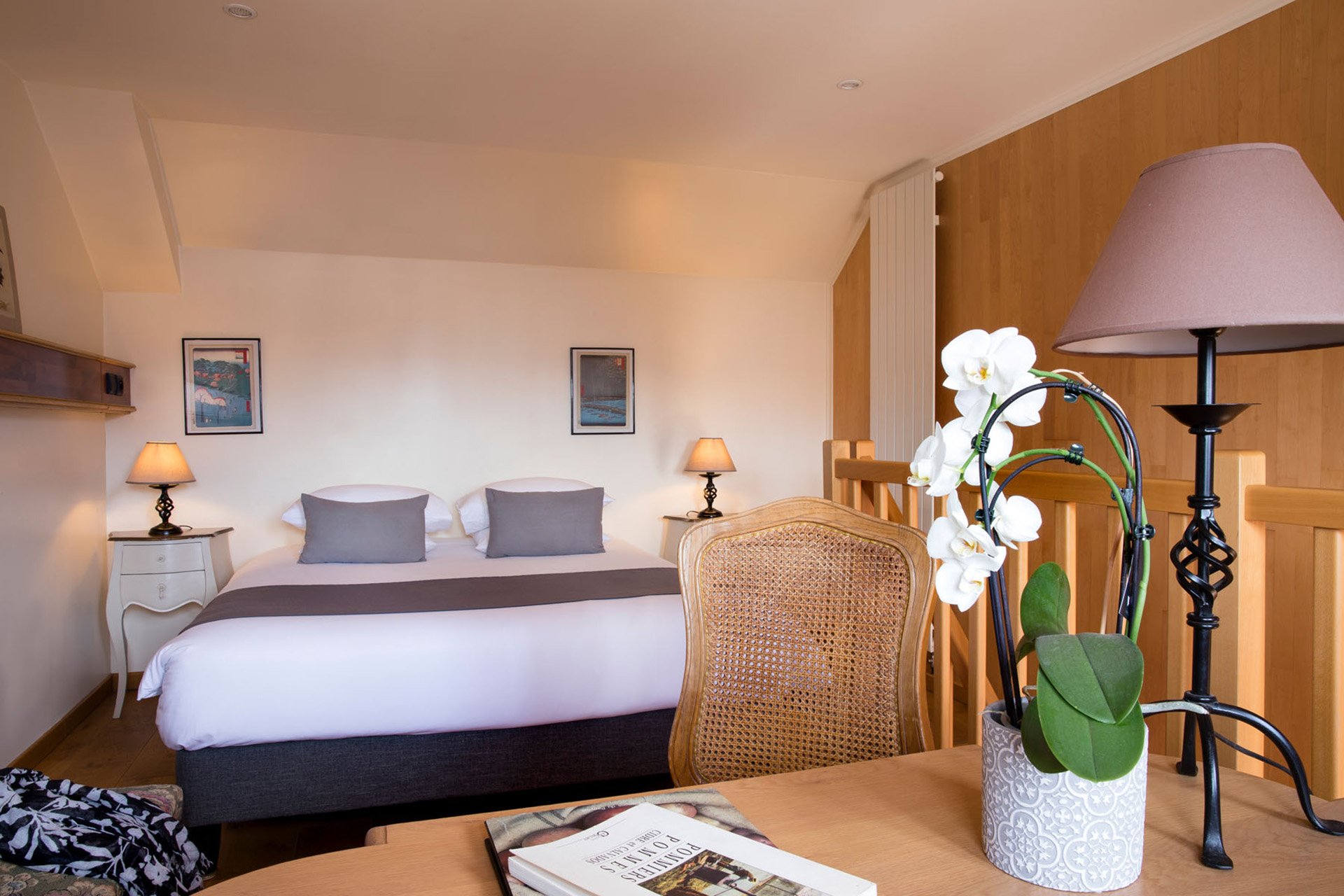 Chambre baldaquin romantique pour votre séjour en amoureux dans notre hôtel-spa-restaurant en Normandie près de Deauville et de Caen à Pont-L'Evêque
